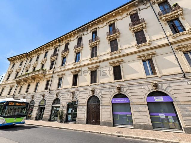 Appartamento in vendita di 125 m² in Via Alessandro Manzoni, 58