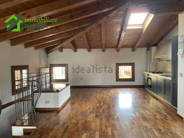 Appartamento in vendita di 125 m² in Via Battaglione Val Leogra