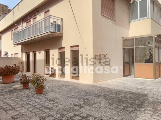Appartamento in vendita di 125 m² in Via Biscottai, 45