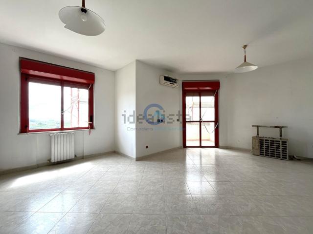 Appartamento in vendita di 125 m² in Via Brigata Catanzaro, 12