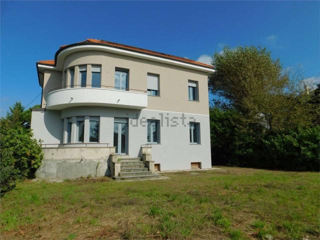 Appartamento in vendita di 125 m² in Via Brogioli, 9