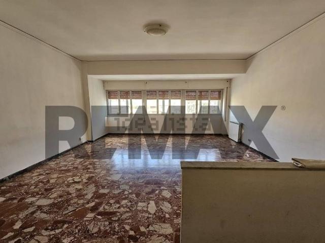 Appartamento in vendita di 125 m² in Via Gabriele D&apos Annunzio, 54