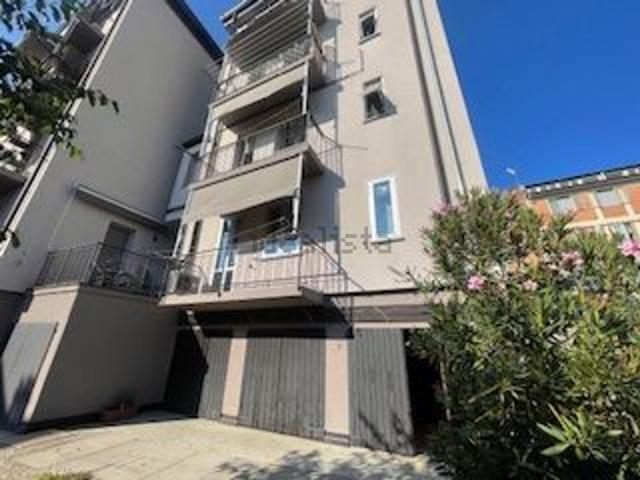 Appartamento in vendita di 125 m² in Via Giuseppe Fabbri, 126