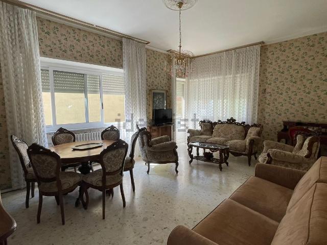 Appartamento in vendita di 125 m² in Via Giacomo Leopardi