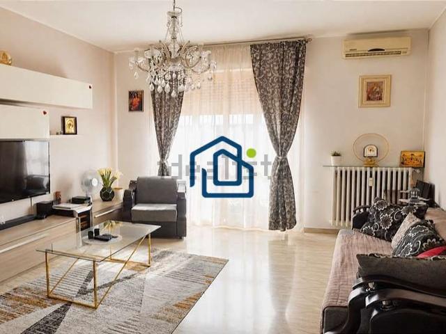 Appartamento in vendita di 125 m² in Via Giacomo Leopardi, 32