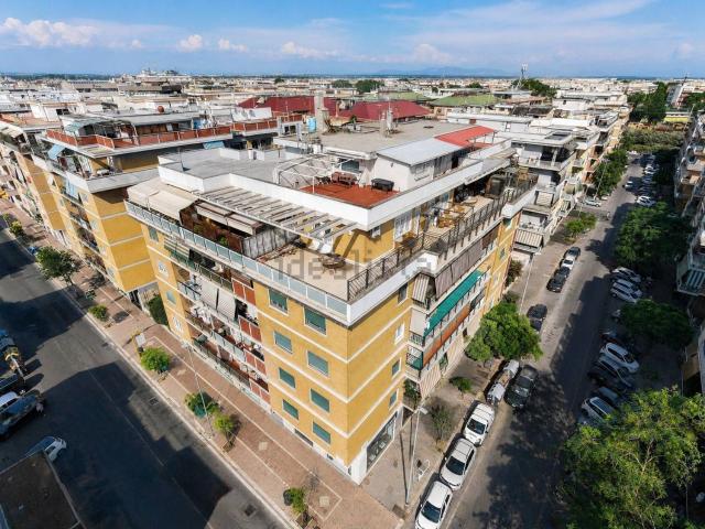 Appartamento in vendita di 125 m² in Via delle Baleniere, 92