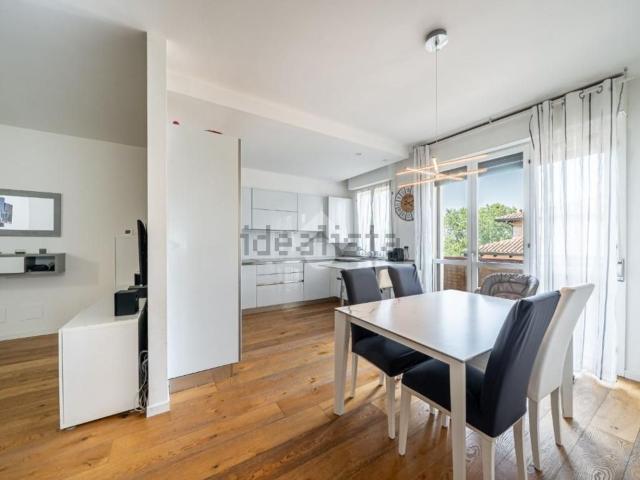 Appartamento in vendita di 125 m² in Via delle Rose, 1