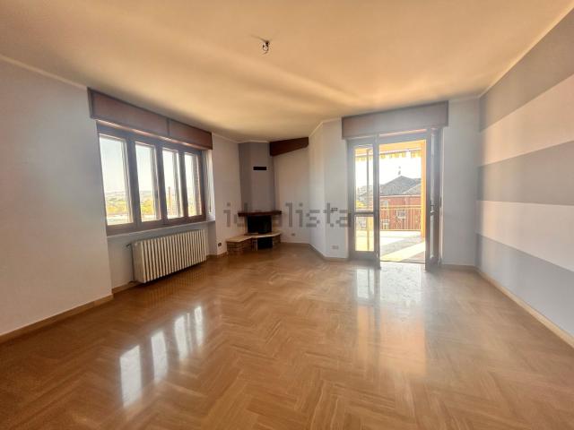 Appartamento in vendita di 125 m² in Via Fasciotti Sacco, 35