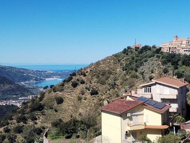 Appartamento in vendita di 125 m² in Via Filluzica, 77
