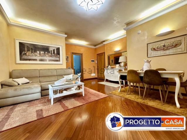 Appartamento in vendita di 125 m² in Via Fratelli di Dio, 168