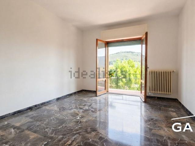 Appartamento in vendita di 125 m² in Via Ippolito Nievo
