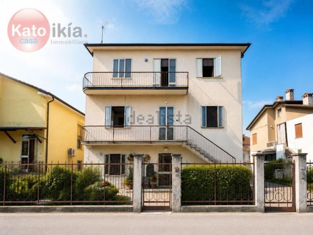 Appartamento in vendita di 125 m² in Via IV Novembre
