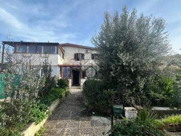 Appartamento in vendita di 125 m² in Via Mosca, 50