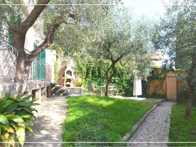 Appartamento in vendita di 125 m² in Via Marescotti