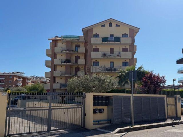 Appartamento in vendita di 125 m² in Via Marsica, 27