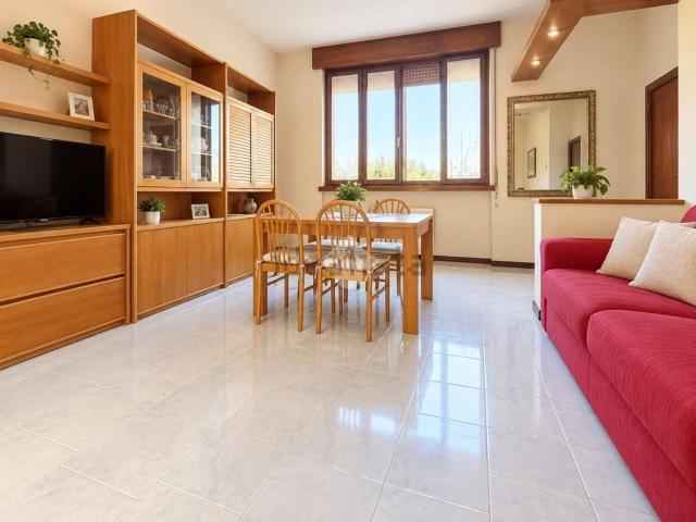 Appartamento in vendita di 125 m² in Via Martiri della Libertà, 51