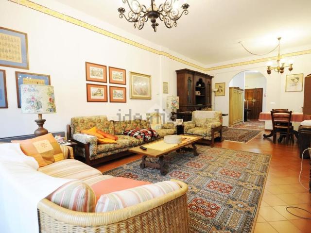 Appartamento in vendita di 125 m² in Via Santa Gonda, 43