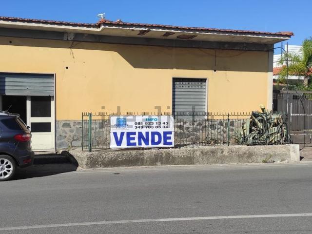Appartamento in vendita di 125 m² in Via pomigliano, 2