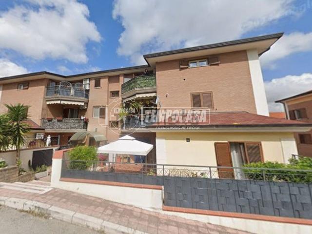 Appartamento in vendita di 125 m² in Via Parco delle More