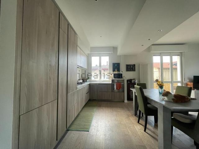 Appartamento in vendita di 125 m² in Via Pier Antonio Uccelli, 3