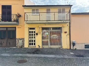 Appartamento in vendita di 125 m² in Via Principe Amedeo, 66
