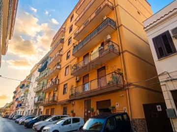 Appartamento in vendita di 125 m² in Via Roma