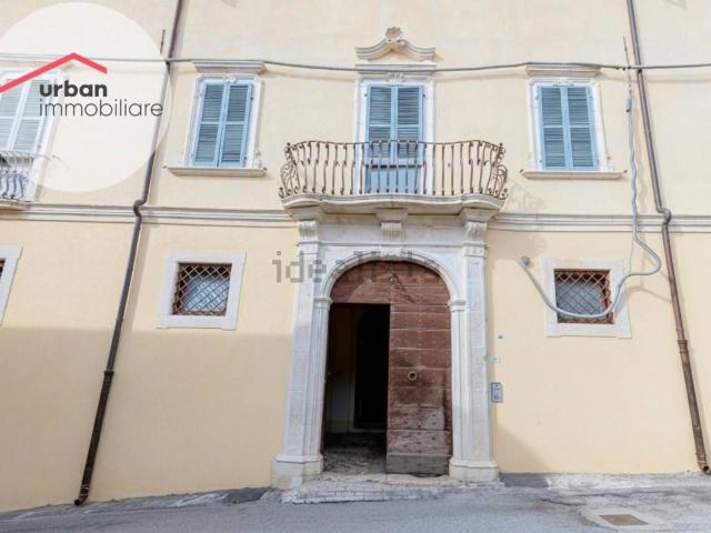 Appartamento in vendita di 125 m² in Via Roma