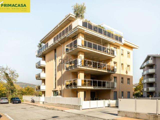 Appartamento in vendita di 125 m² in Via Romolo Nicolis