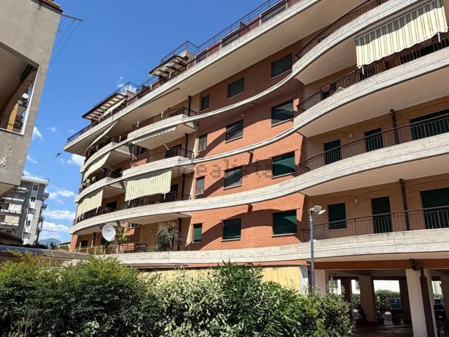 Appartamento in vendita di 125 m² in Via Raffaele Silvestri, 27
