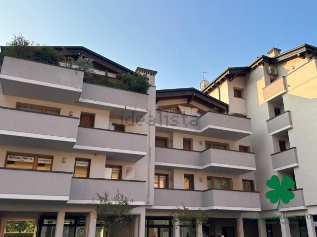 Appartamento in vendita di 125 m² in Viale Alcide De Gasperi, 2