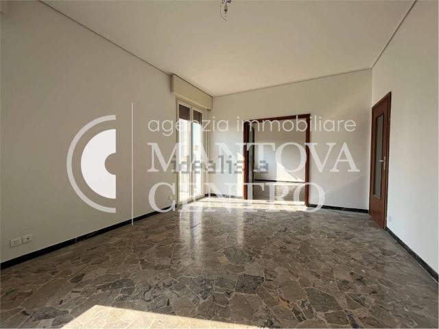 Appartamento in vendita di 125 m² in Viale della Repubblica