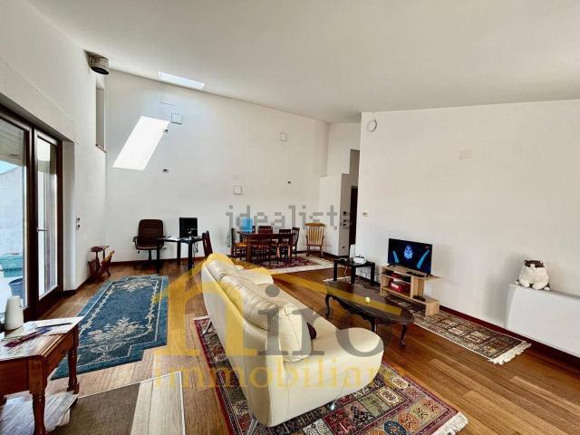 Appartamento in vendita di 125 m² in Contrada Cerreto, 545