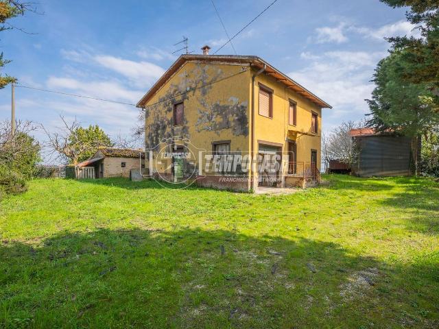 Appartamento in vendita di 125 m² in Contrada Mortolo, 6