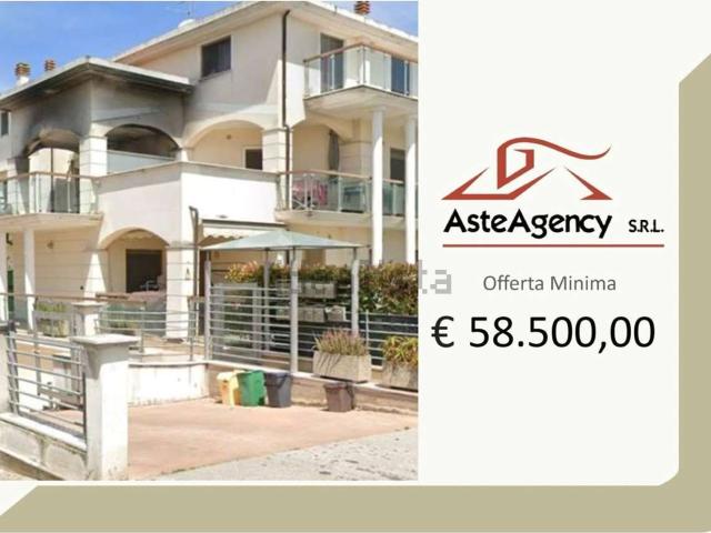 Appartamento in vendita di 125 m² in Contrada Santa Lucia, 36