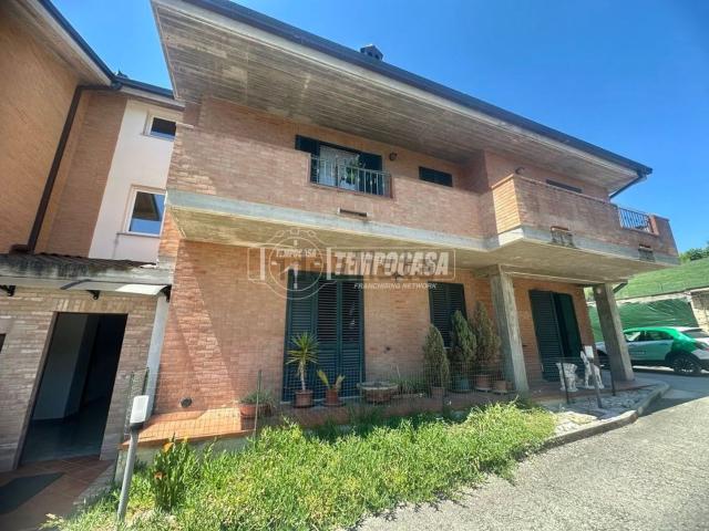 Appartamento in vendita di 125 m² in Contrada San Maurizio, 150