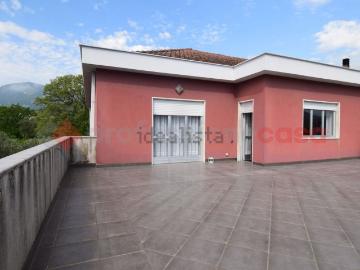 Appartamento in vendita di 125 m² in Contrada Seperoni