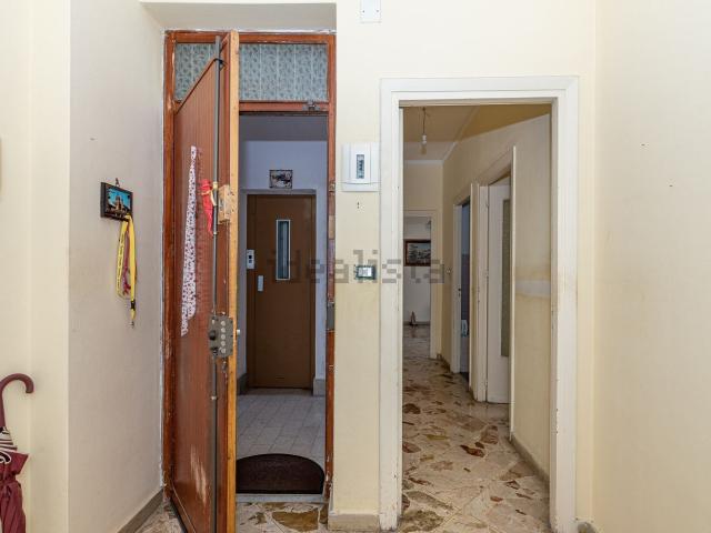 Appartamento in vendita di 125 m² in Corso Umberto I, 975