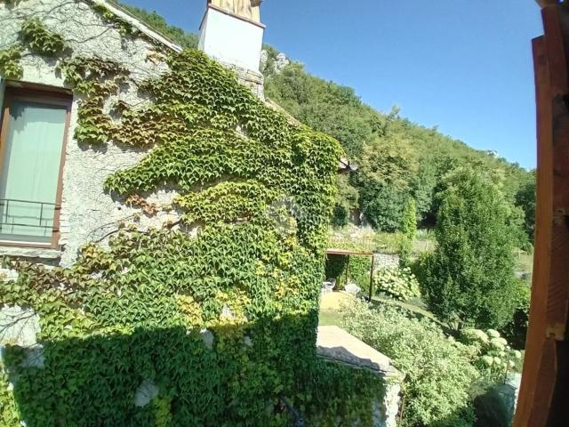 Appartamento in vendita di 125 m² in Frazione Vallocchia, 15