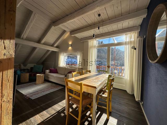 Appartamento in vendita di 125 m² in Frazione Rollieres, 45