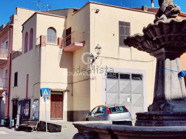 Appartamento in vendita di 125 m² in Piazza Umberto I, 8