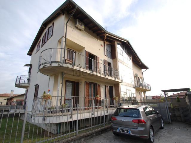 Appartamento in vendita di 126 m² in Via 9 Novembre 1989, 35