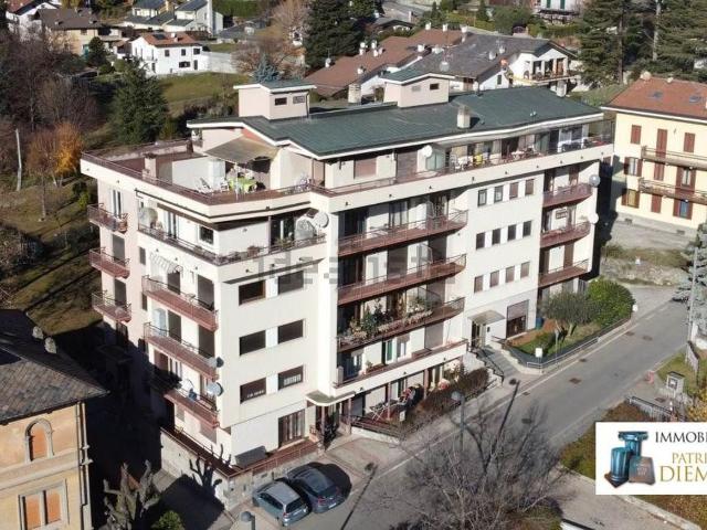 Appartamento in vendita di 126 m² in Via Conti di Challand
