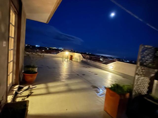 Appartamento in vendita di 126 m² in Via Caduti del Lavoro, 2