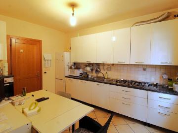 Appartamento in vendita di 126 m² in Via G. Marconi