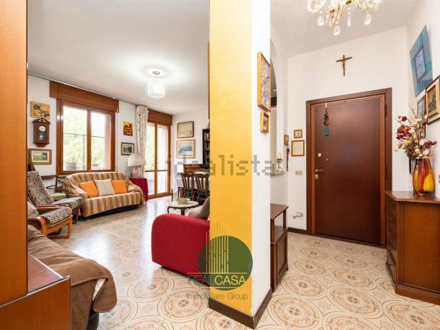Appartamento in vendita di 126 m² in Via Gabriele D&apos Annunzio, 6