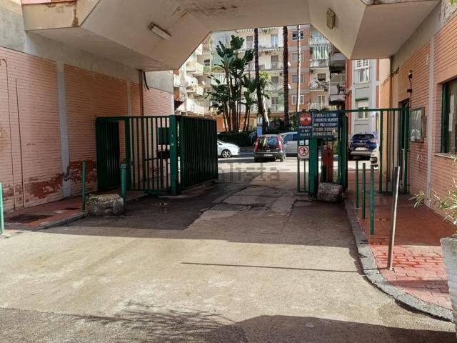 Appartamento in vendita di 126 m² in Via Gennaro Aspreno Galante, 53