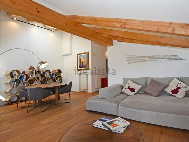Appartamento in vendita di 126 m² in Via Dolomiti, 26