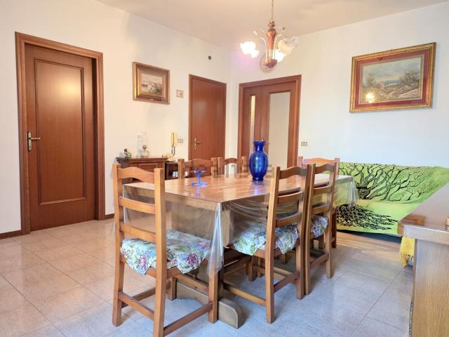 Appartamento in vendita di 126 m² in Via Don L. Milani, 101