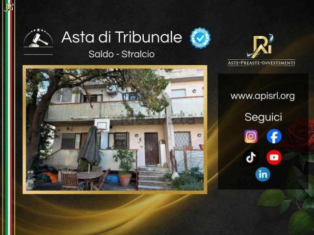 Appartamento in vendita di 126 m² in Via degli Olivi, 11