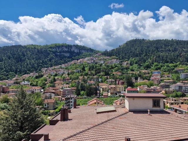 Appartamento in vendita di 126 m² in Via dei Colli, 4